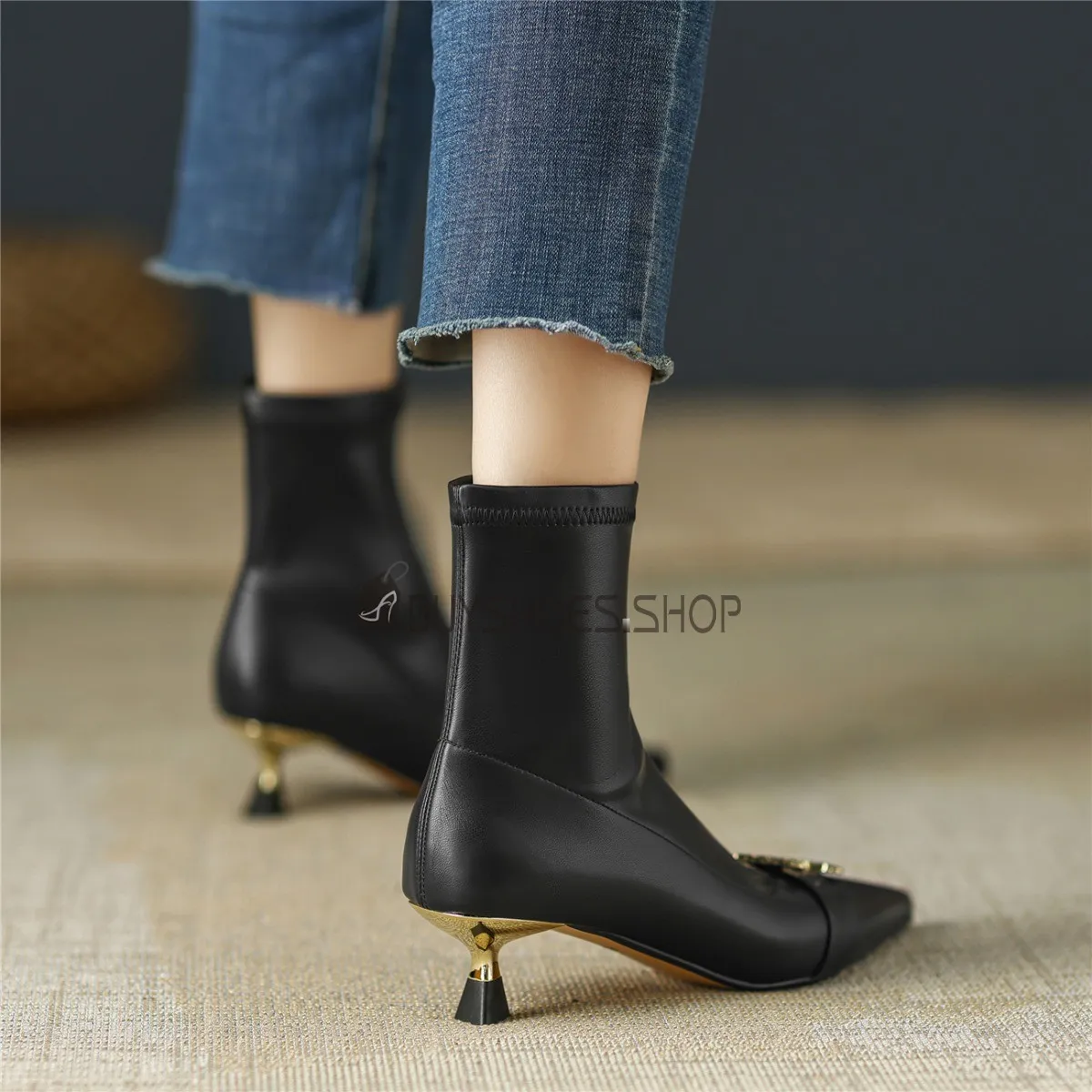 A Talon Bas Casual Classique Slip On Chaussettes Belle Kitten Heel Fourrées Bottine Bout Pointu Confort Bijoux En Métal Femme