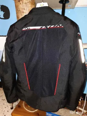 Blouson de moto d'occasion Ajouté le : 03/11/2023