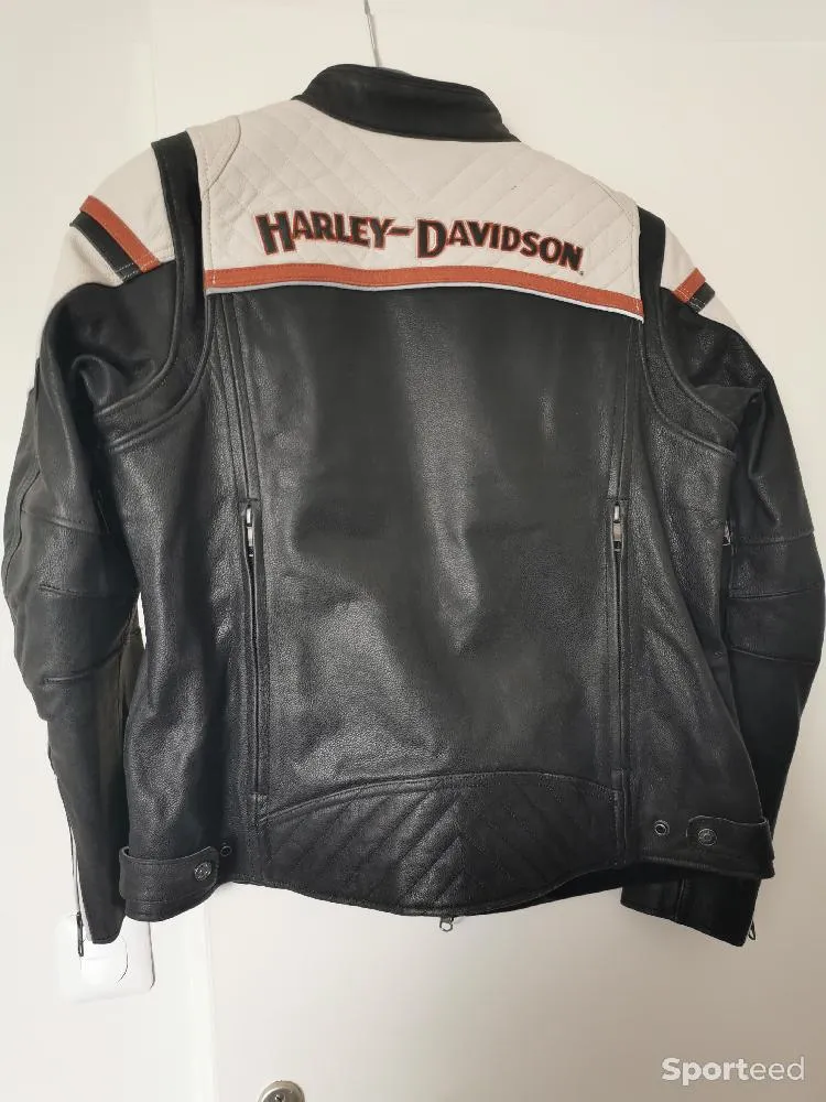 Blouson femme harley  neuf Ajouté le : 24/10/2023