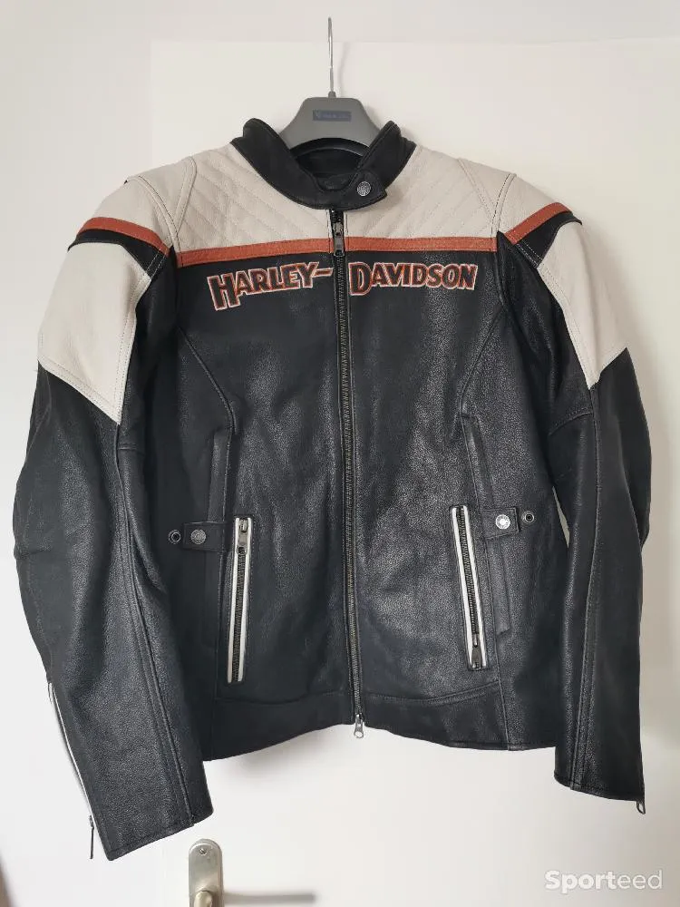 Blouson femme harley  neuf Ajouté le : 24/10/2023