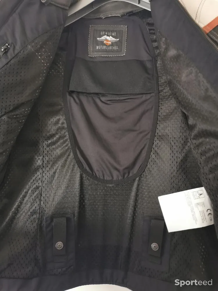 Blouson femme harley  neuf Ajouté le : 24/10/2023