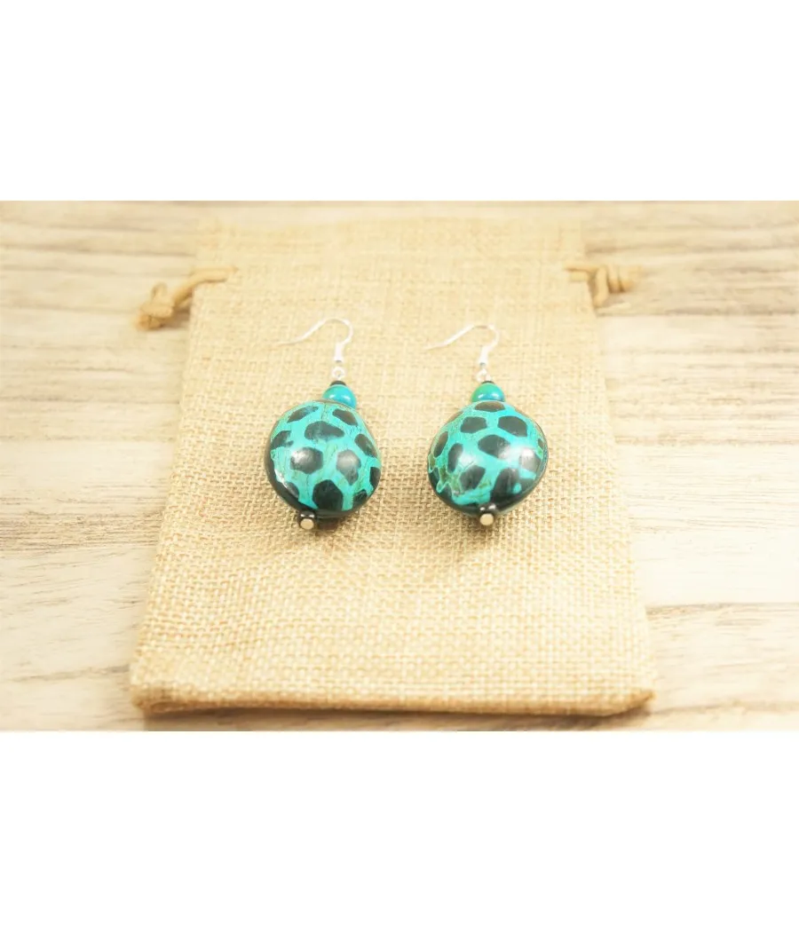 BOUCLES LEGERES EN BOIS GRAVE ET TEINTE/ UN LOOK ETHNIQUE TOP EN NOIR ET TURQUOISE