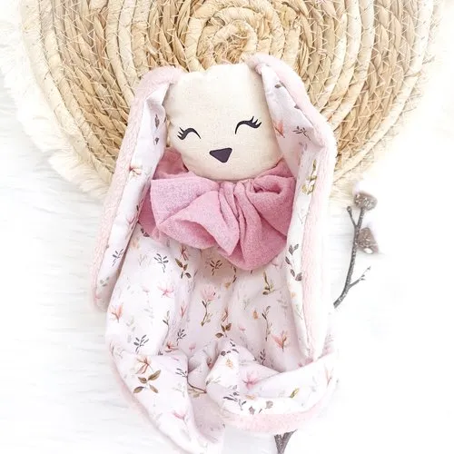 Doudou "câlin" rose motif petites fleurs