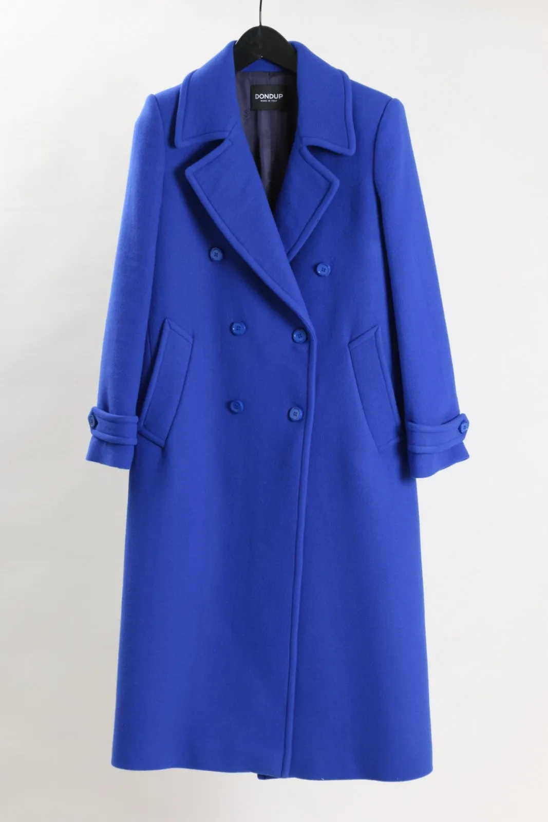 Manteau bleu dur