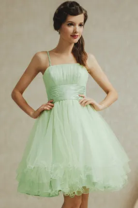 Robe cintrée de couleur vert pastel pour témoin de mariage